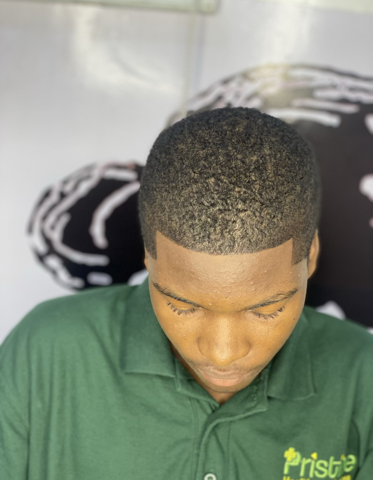 Neat low cut with defined edges